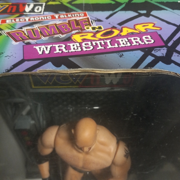 1999 Toy Biz WCW NWO Rumble N Roar Wrestler Goldberg Figure - Picture 4 of 8
